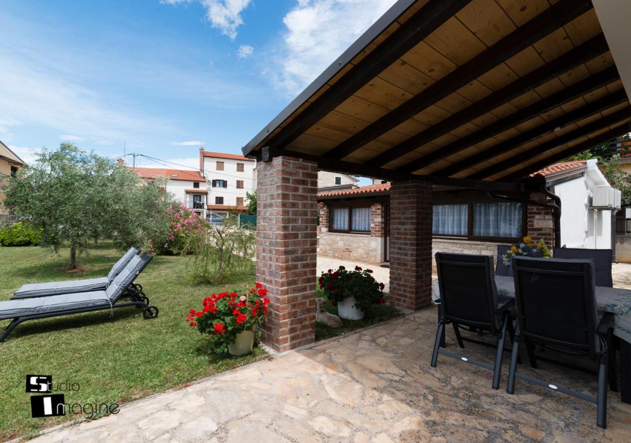 Charming Stone Cottage By The Sea Umago Esterno foto