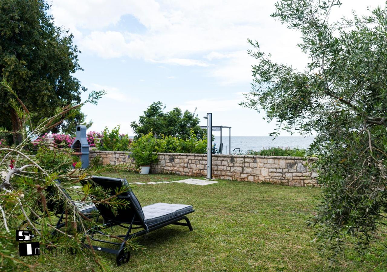 Charming Stone Cottage By The Sea Umago Esterno foto