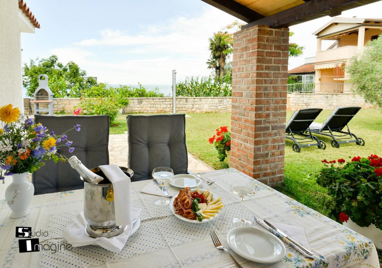 Charming Stone Cottage By The Sea Umago Esterno foto