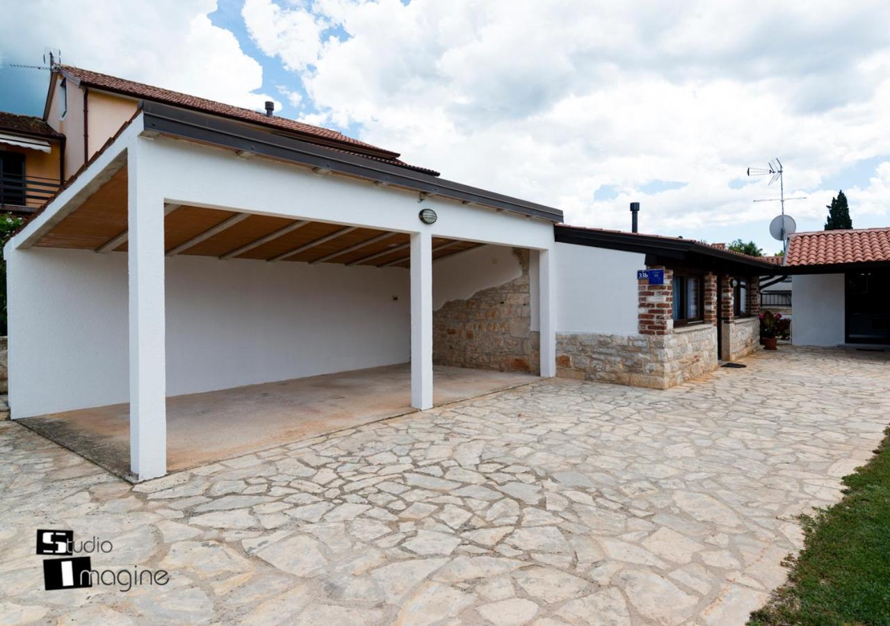 Charming Stone Cottage By The Sea Umago Esterno foto