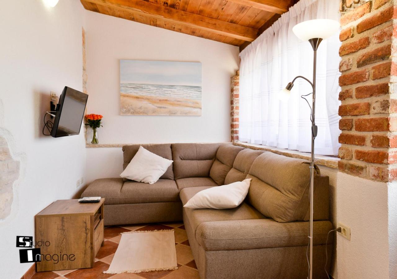 Charming Stone Cottage By The Sea Umago Esterno foto